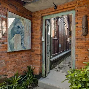 Roshan Villa